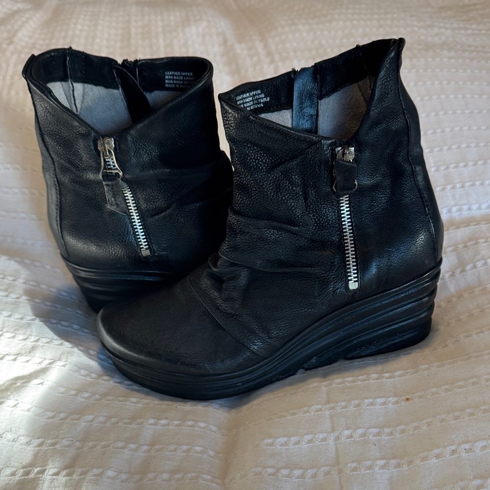 Miz Mooz Black Leather Ankle Boots
